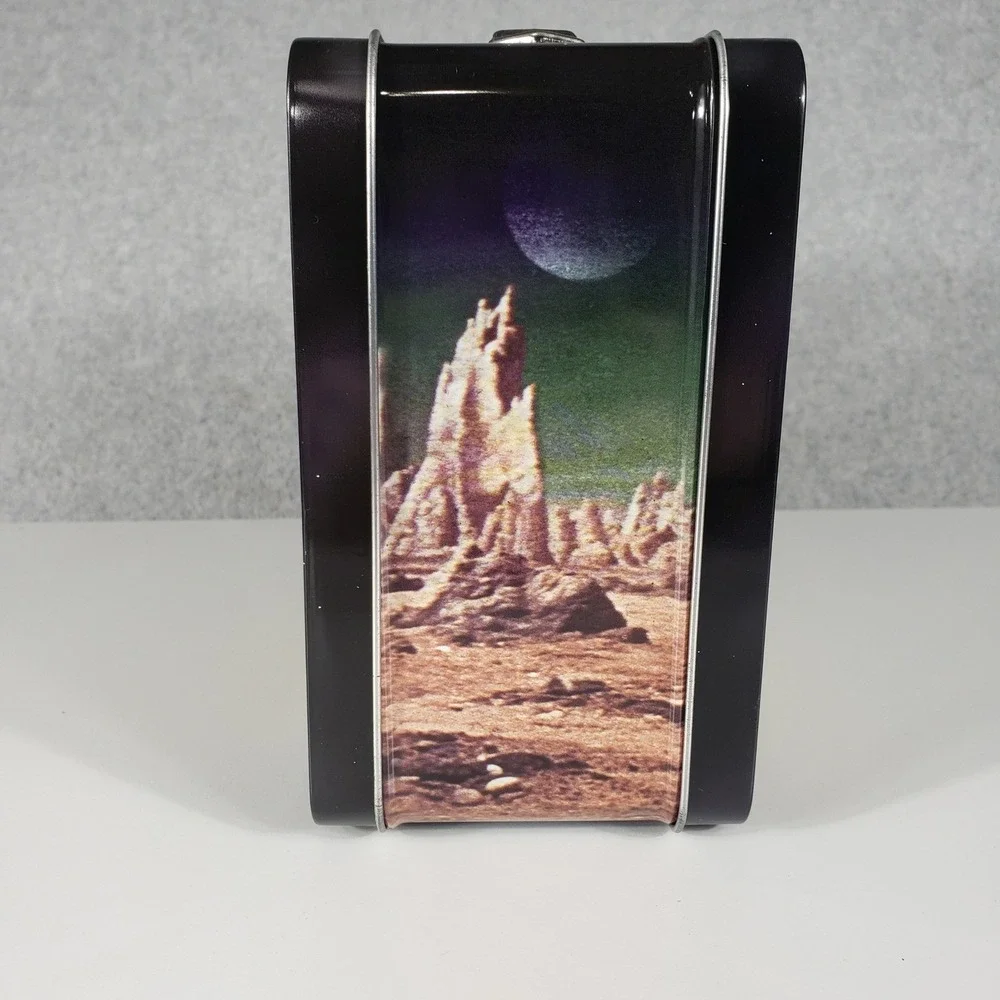 Forbidden Planet Vintage Tin Lunch Box‎ Sci-Fi Movie Memorabilia Robby the Robot